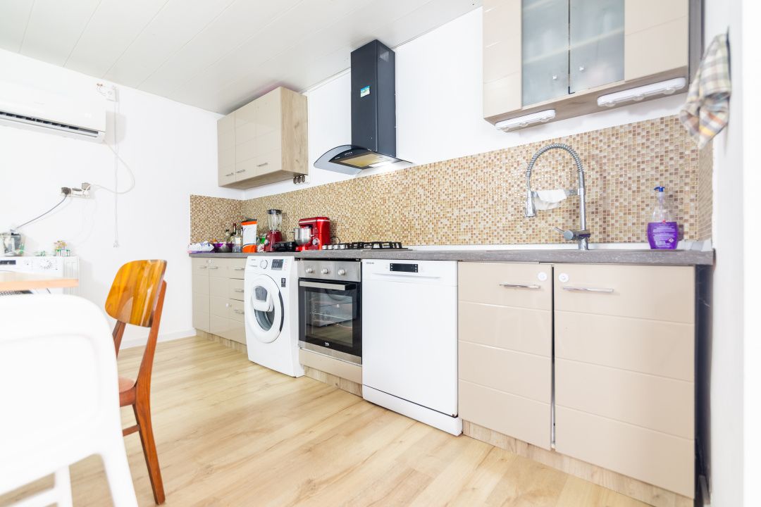 Pensiune cu 18 camere in Costinesti , investitie cu randament de 8% – fotografia 6 din 25
