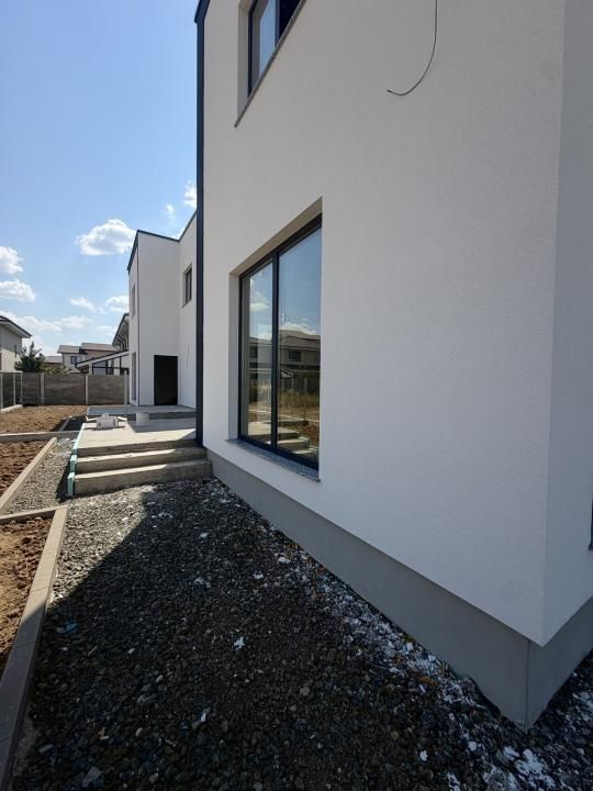 Duplex, despartit prin camera tehnica, 4 camere, 111mp utili in Giroc – fotografia 2 din 24