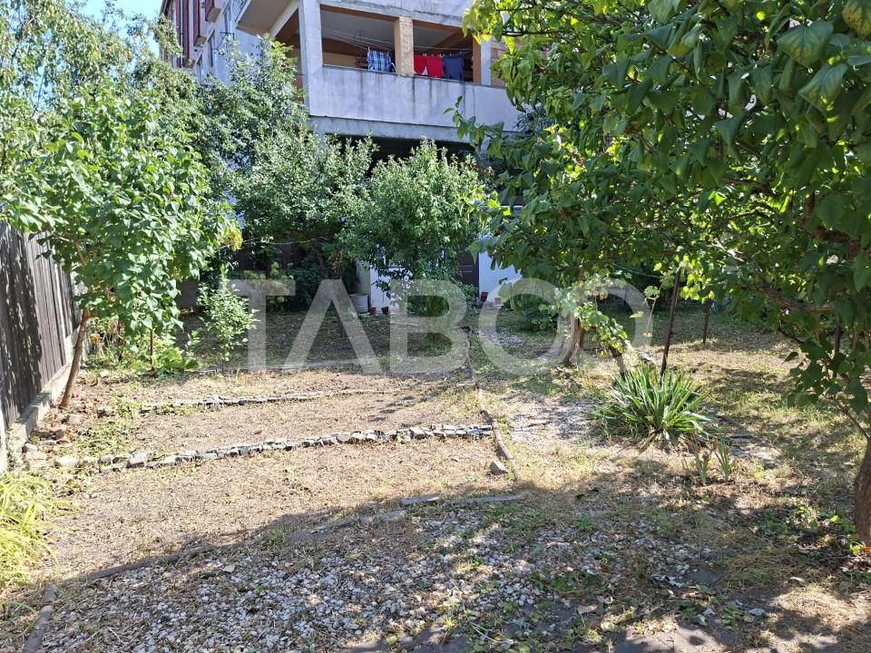 Casa cu 2 camere decomandate 335 mp teren in zona Parcul Tineretului – fotografia 12 din 14