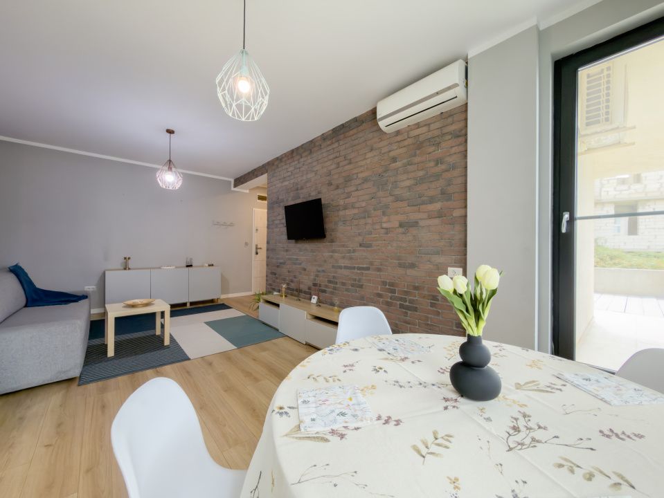 Apartament 2 camere in Mamaia Nord - 200 m de plaja Terasa si parcare – fotografia 5 din 15