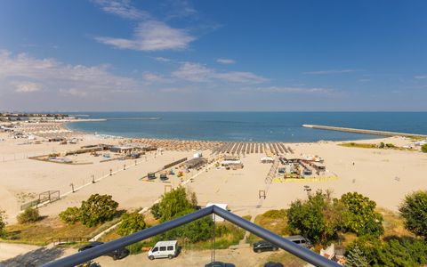 Penthouse pe 2 niveluri | vedere frontală la mare 180° | Faleza Nord – Constanța