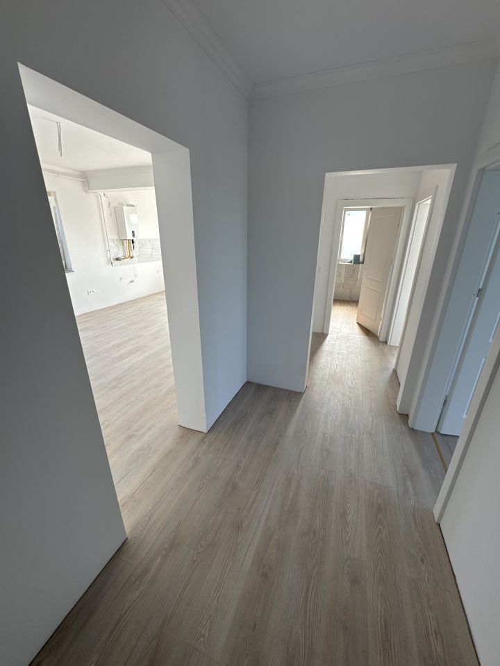 🔑 Apartament 3 camere / 2 bai / etaj 2 / parcare + boxa / ZONA CETATII – fotografia 2 din 9