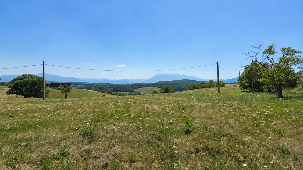 De vânzare teren cu potențial de dezvoltare – fotografia 3 din 7