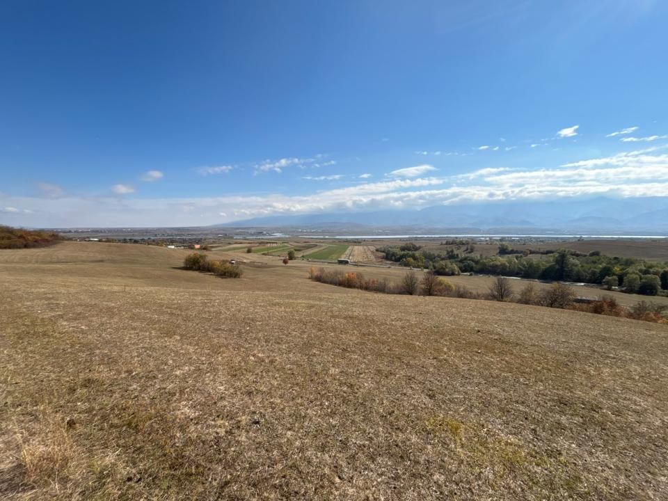 Teren 8300 mp în Bradu, Sibiu –  Priveliște spe Olt şi Munţii Făgăraş – fotografia 2 din 8