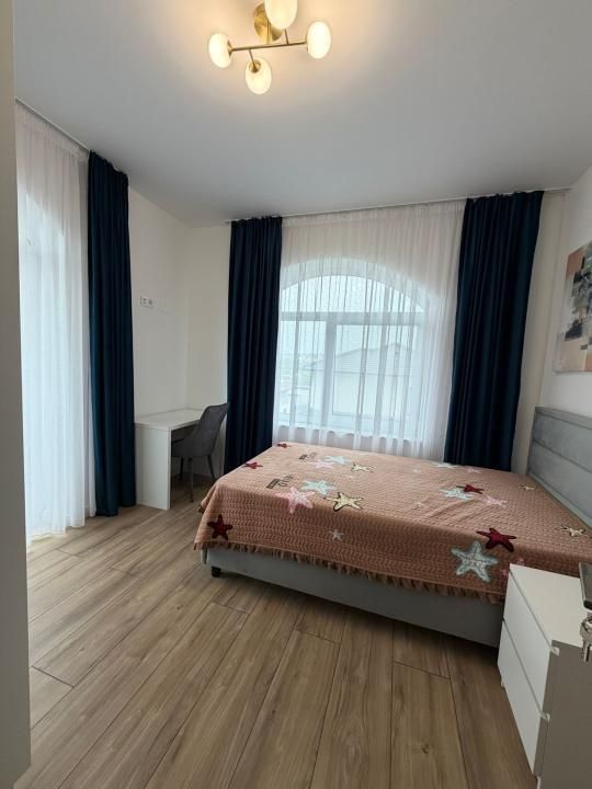 Casa individuala cu 5 camere mobilata utilata, 146 mp, teren 400 mp, Dezmir – fotografia 9 din 14