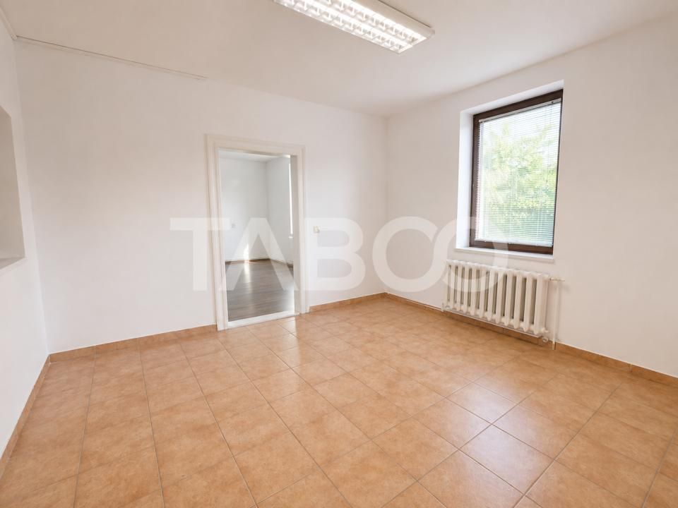 Spatiu comercial de inchiriat parter 2 camere acces din strada – fotografia 1 din 10