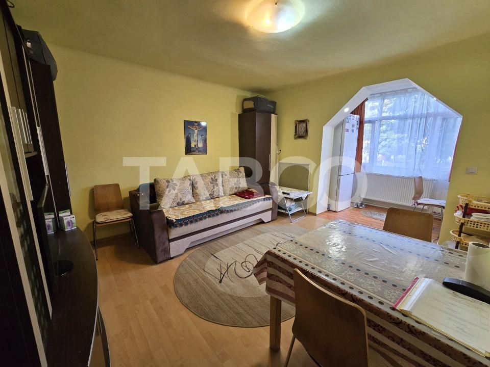 Garsoniera decomandata de vanzare 27 mpu mobilata in Terezian Sibiu – fotografia 3 din 10