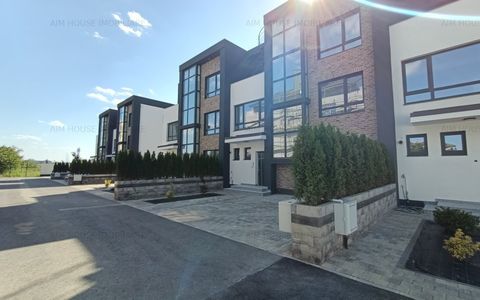 Vila in triplex Baneasa-Vatra Noua Sisesti.