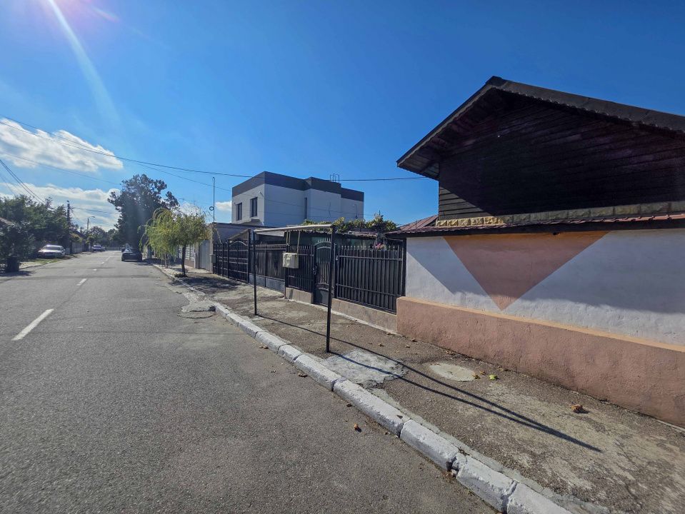 Casă cu 4 camere în Constanța, zona Medeea – Teren 358 mp, garaj și grădină – fotografia 2 din 14