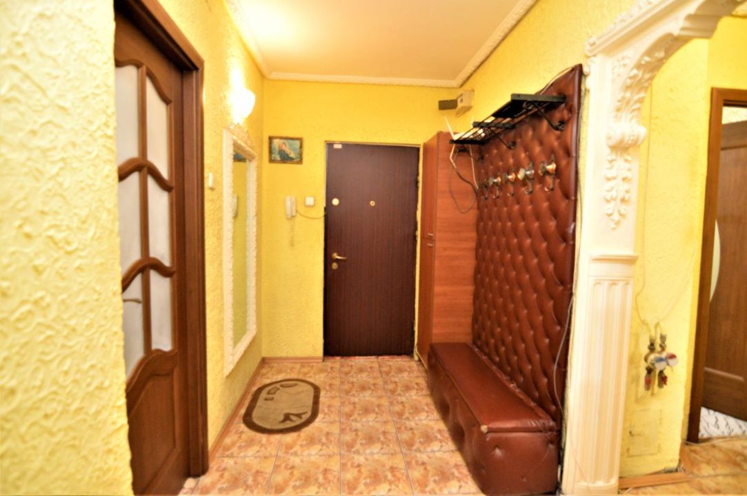 INCHIRIERE APARTAMENT 3 CAMERE VITAN-FOISORULUI – fotografia 19 din 26
