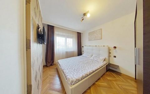 Apartament cu 4 camere de închiriat cu parcare inclusă – Alfa, Arad