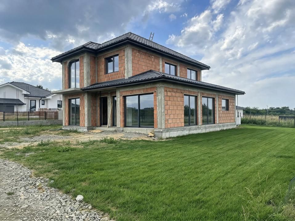 Casă individuală de vânzare în Cisnădie – Teren 480 mp – fotografia 1 din 10