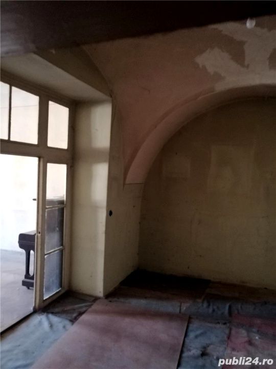 Spațiu comercial ultracentral, cu teren propriu și acces privat – fotografia 4 din 5