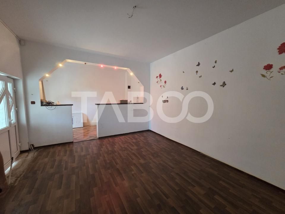 Casa 4 camere de vanzare zona Negoiu singur in curte – fotografia 5 din 12