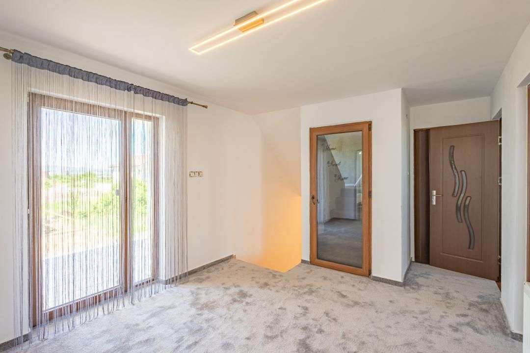O casă construită pentru prezent. Gândită pentru viitor. – fotografia 12 din 69