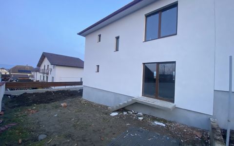 Casa 4 camere de vanzare 117 mpu teren liber 230mp Sibiu in Sura Mica