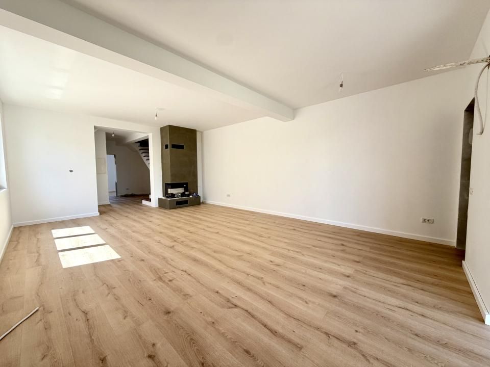 Duplex elegant, 4 camere, 124 mp utili, 350 mp teren - Dumbravita – fotografia 1 din 16