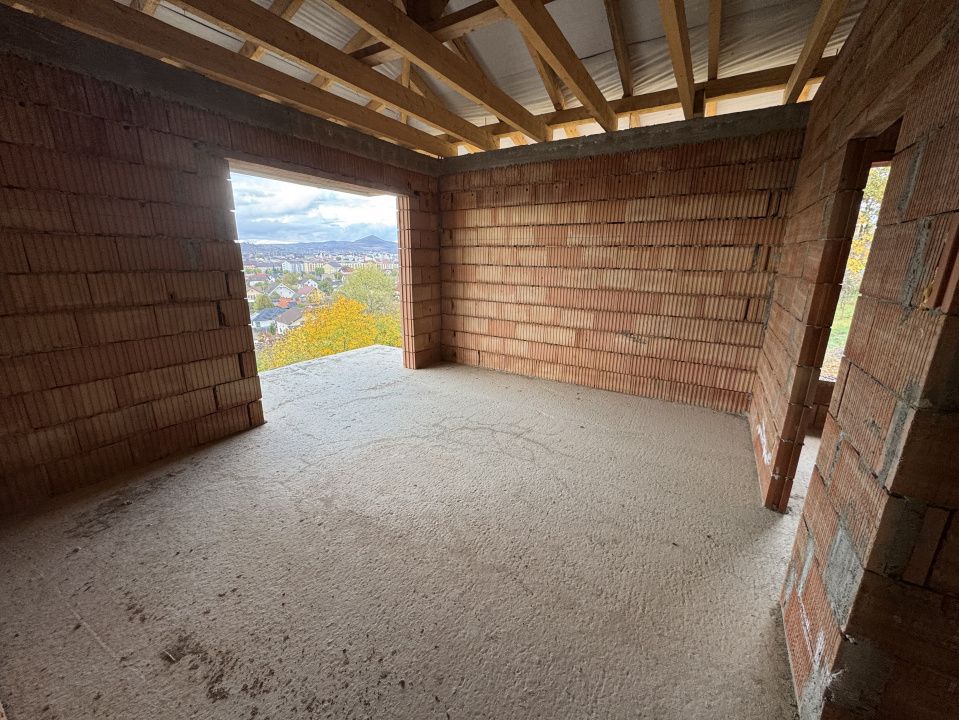 🏡 Casă la roșu, D+P+E, 223 mpu, teren 10 ari – fotografia 14 din 19