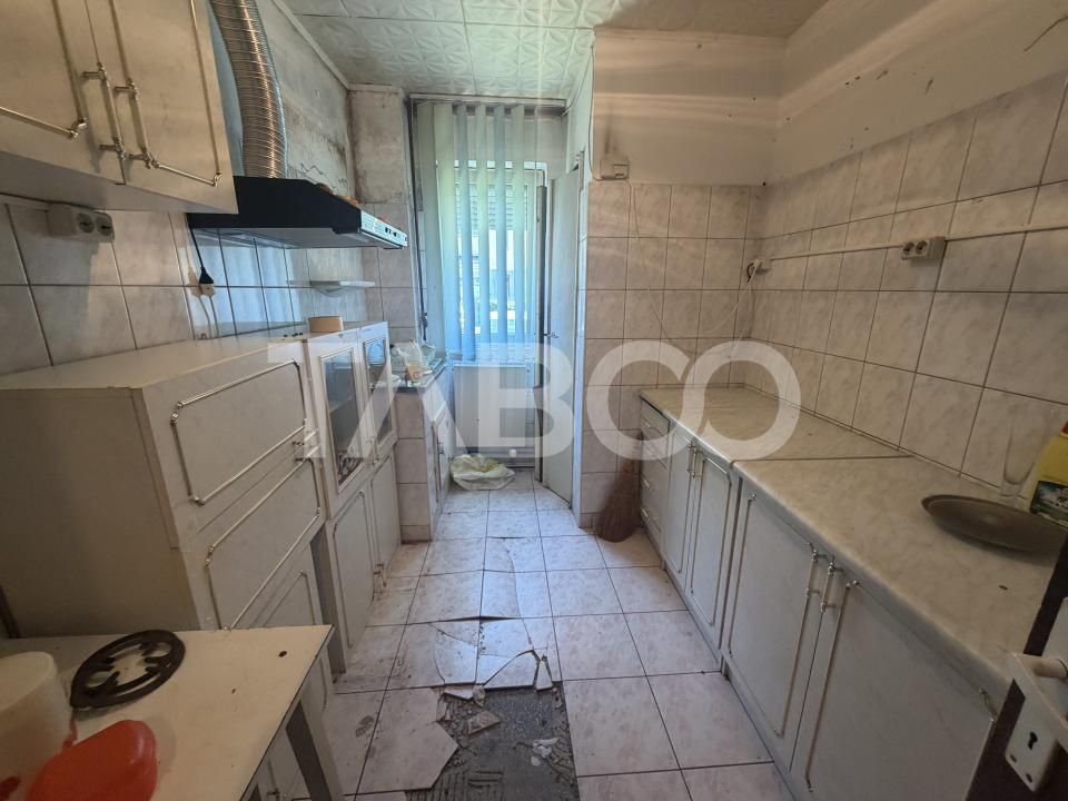 Apartament semidecomandat 37mpu 2 camere boxa la subsol balcon Parcare – fotografia 4 din 5