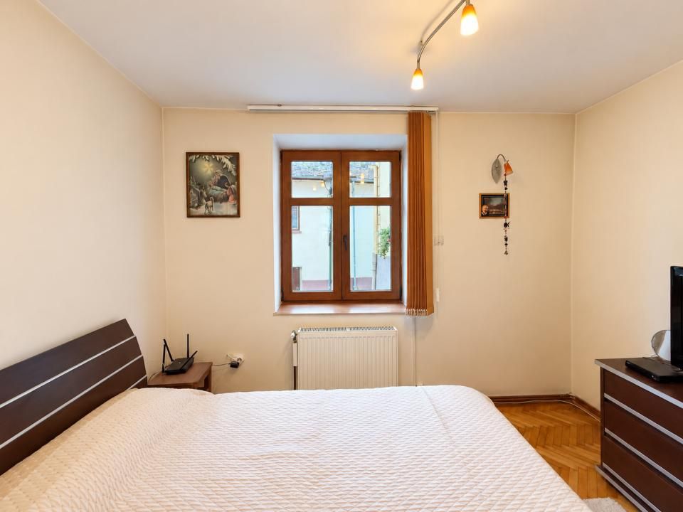 APARTAMENT 2 CAMERE ÎN CENTRUL SIBIULUI – OPORTUNITATE CU POTENȚIAL ENORM! – fotografia 8 din 11