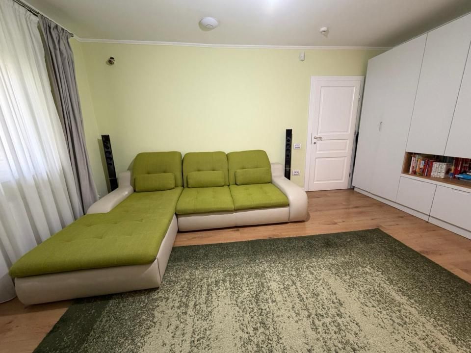 Apartament 3 camere complet renovat, garaj + parcare, aproape de centru – fotografia 8 din 11