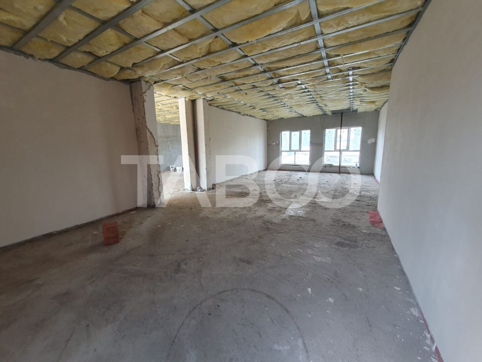 Spatiu comercial suprafata 132 mp se poate vinde si separat 66 si 66mp – fotografia 2 din 4