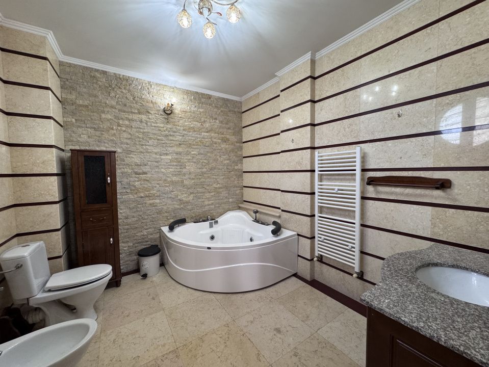 Vilă de închiriat spatioasă | 6 camere | Garaj spatios | Pozitie Centrala – fotografia 7 din 18