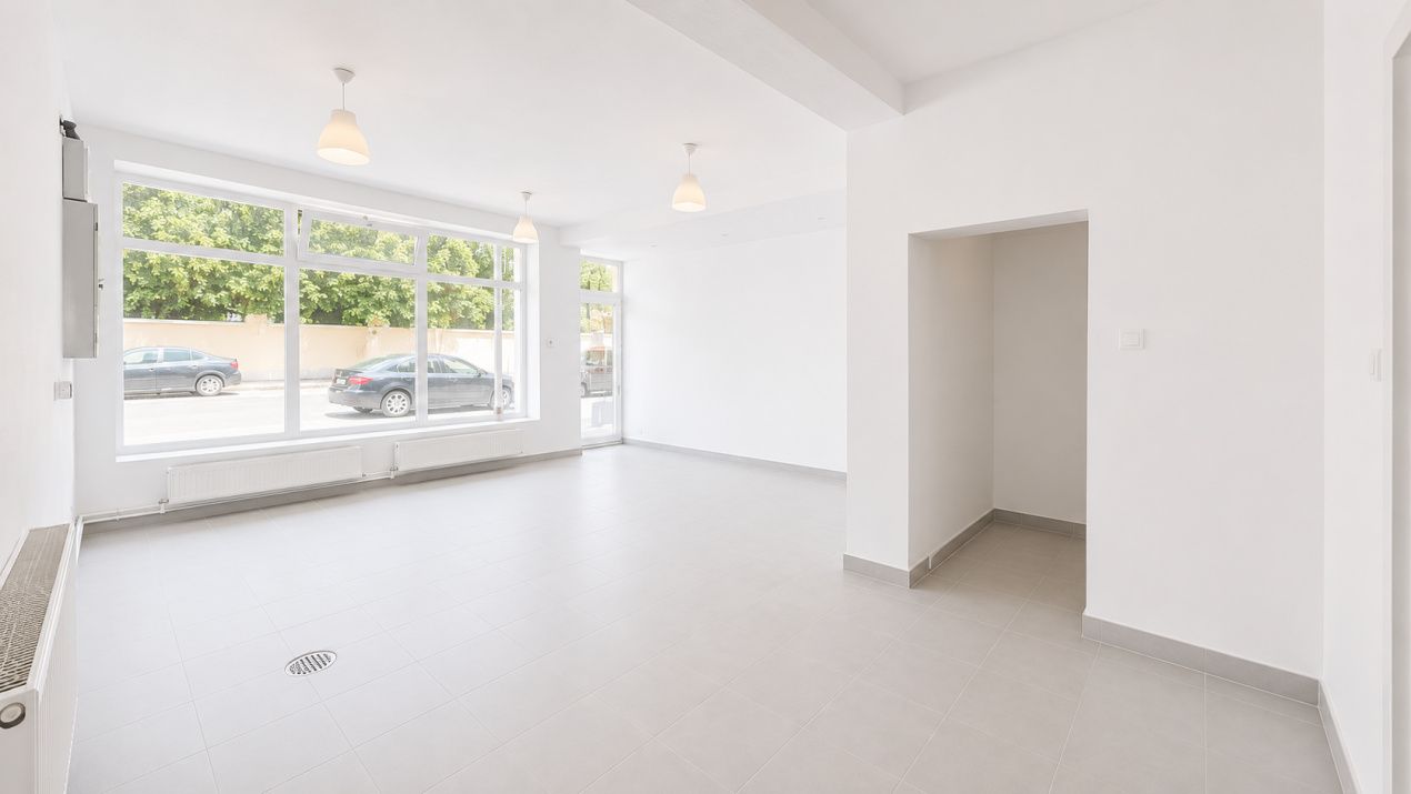 Spatiu comercial 80 mp | HORECA| Terasa privata | Curent trifazic – fotografia 1 din 10