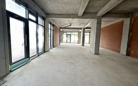 Spatiu comercial de inchiriat, bloc nou, Calea Aradului, Oradea