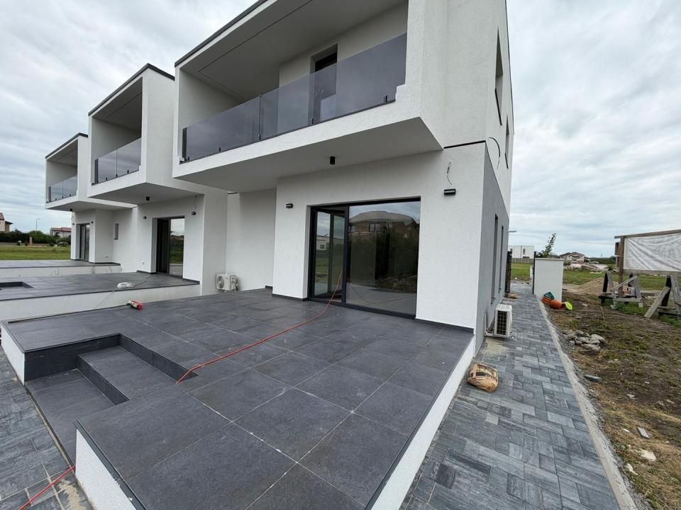 Triplex in Sacalaz | Finisaje premium | 4 camere | Asfalt | 2 balcoane – fotografia 14 din 15