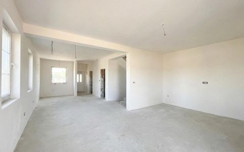 Duplex 4 camere pozitie excelenta - Mosnita Veche