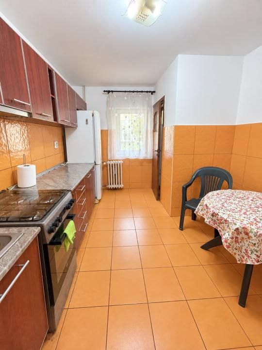 Apartament cu 4 camere de vanzare in Oradea , tip PC , Decebal – fotografia 2 din 13