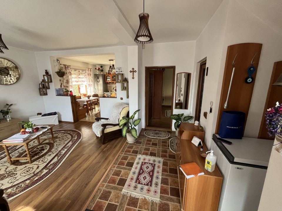 Exclusivitate! Vila P+M inalta, 5 camere, placa beton, Valu lui Traian! – fotografia 2 din 13