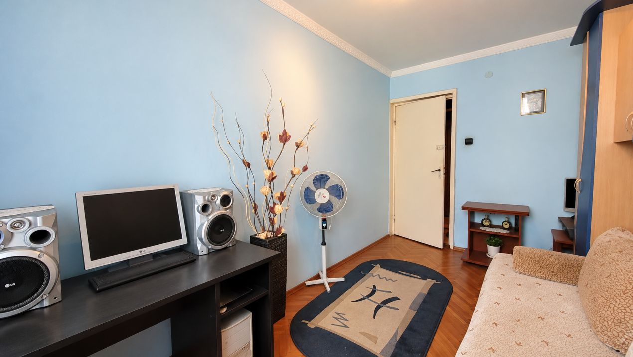 Vânzare apartament 4 camere, et.2,  situat în Târgu Jiu, Aleea Plopilor – fotografia 2 din 7