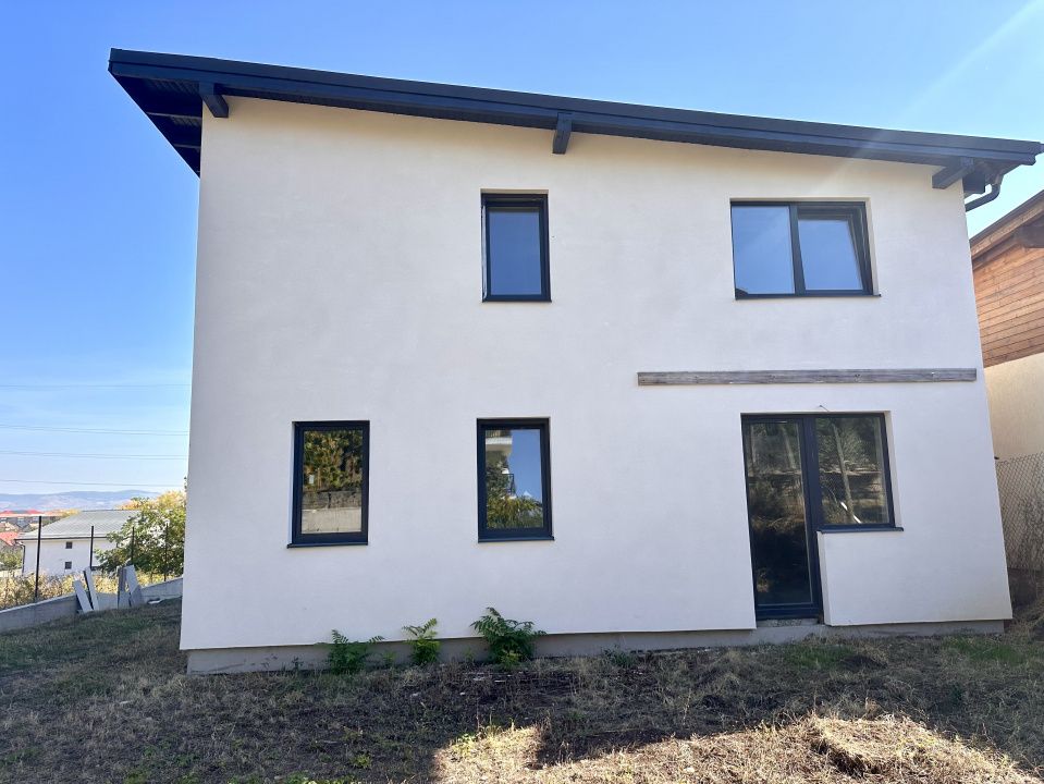 CASA NOUA I DE VANZARE I 120 MP I CETATE I FINISATA LA CHEIE I 4 CAMERE I – fotografia 5 din 18