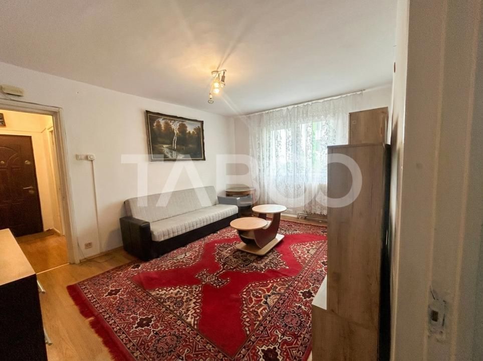 Apartament 60 mpu 3 camere cu balcon si pivnita in zona Mihai Viteazu – fotografia 1 din 9