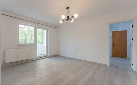 Apartament 2 camere renovat complet, etaj 1, in zona Astra - Calea Bucuresti.