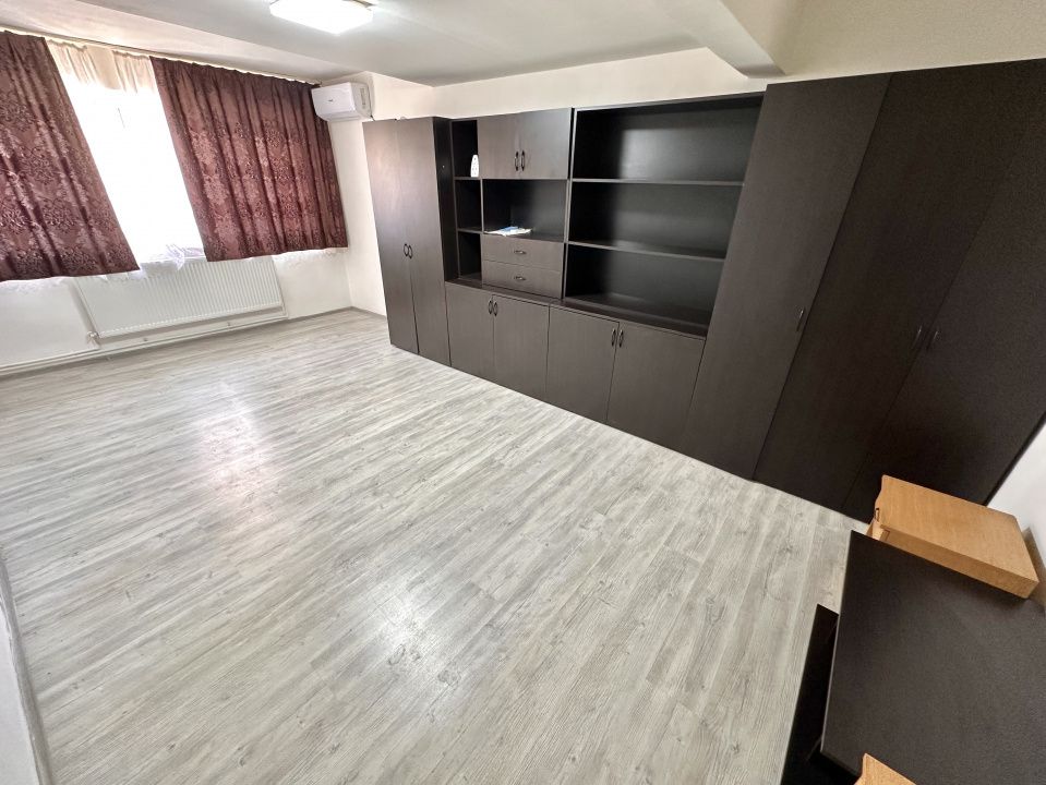 DE INCHIRIAT I GARSONIERA I DECOMANDATA I ETAJ 1 I 40 MP I – fotografia 3 din 8