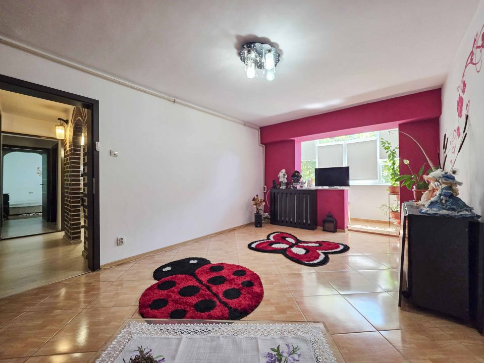 Ap 3 camere de vânzare | Zona Centrală – Bd. Ferdinand | Gata de mutat | Parcare – fotografia 1 din 8