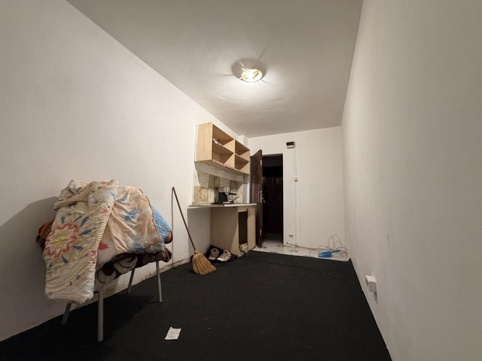 Garsoniera 12 mp, etaj 3  ideala pentru investitie - Buziasului – fotografia 2 din 4
