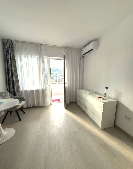 Apartament 2 Camere 52 mp. Renovat CETATE Flanco Mobilat Utilat View panoramic – fotografia 3 din 11