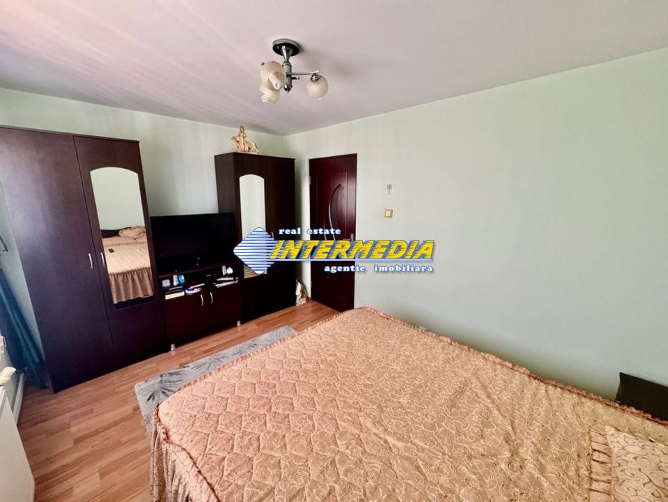Apartament cu 2 camere de vanzare in Alba Iulia Cetate Piata mobilat si utilat – fotografia 12 din 15