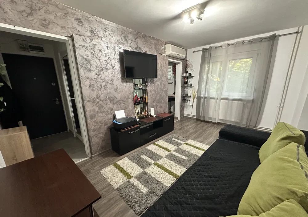 Apartament 2 camere, renovat complet, etaj 2 - Piata Doina – fotografia 1 din 8