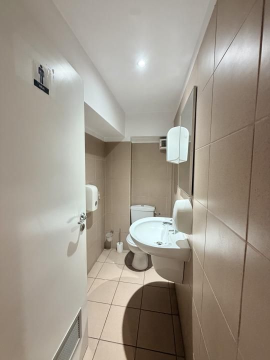 Spatiu comercial In Stefan cel Mare, Stradal, Vitrina 26 ml - Centrala Proprie – fotografia 15 din 21