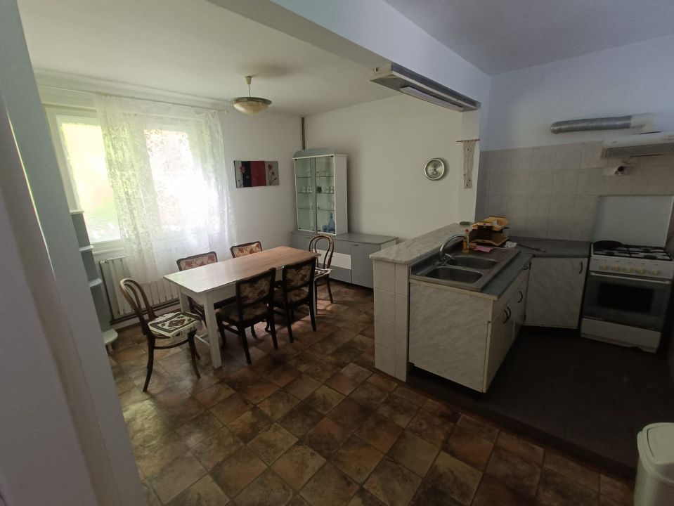 Casă vilă de vânzare în Reghin, zona centrală. – fotografia 5 din 13