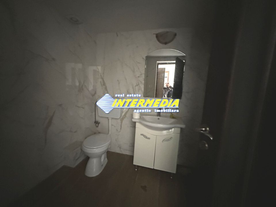 Proprietate 2 case curte pavata Teren 700 mp Hotel CETATE gard utilitati – fotografia 14 din 28