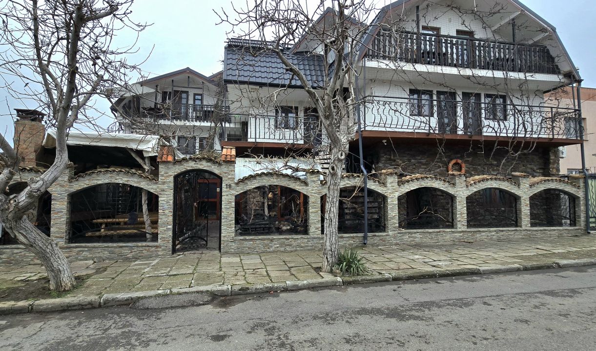 Pensiune 17 camere în Eforie Nord – afacere de familie, gata de exploatare – fotografia 4 din 36