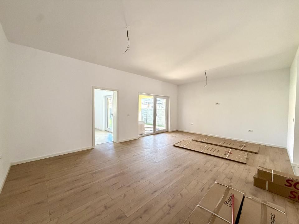 Duplex spatios, 5 camere, 135 utili, 426 mp teren - Dumbravita – fotografia 2 din 15