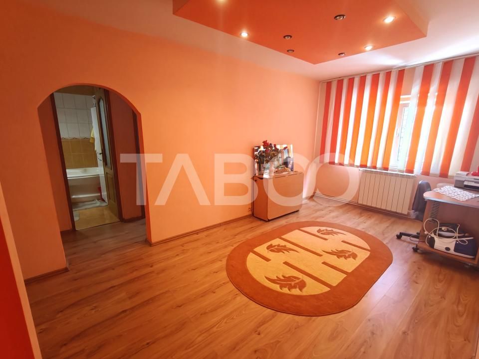 Apartament 4 camere 2 bai 2 balcoane -pivnita - etaj 1 - zona Turnisor – fotografia 3 din 11