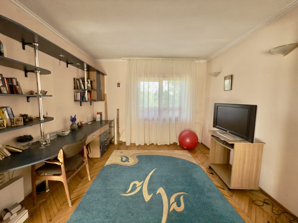 Vila spațioasă P+1+M de vânzare în Agigea | Teren 658 mp | Acces din 2 străzi! – fotografia 8 din 18
